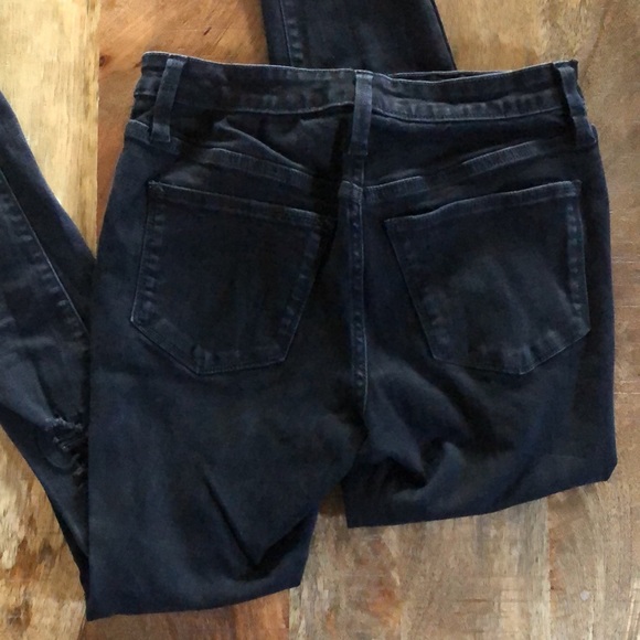 Universal Thread black ultra distressed jeans size 6 - Picture 5 of 9